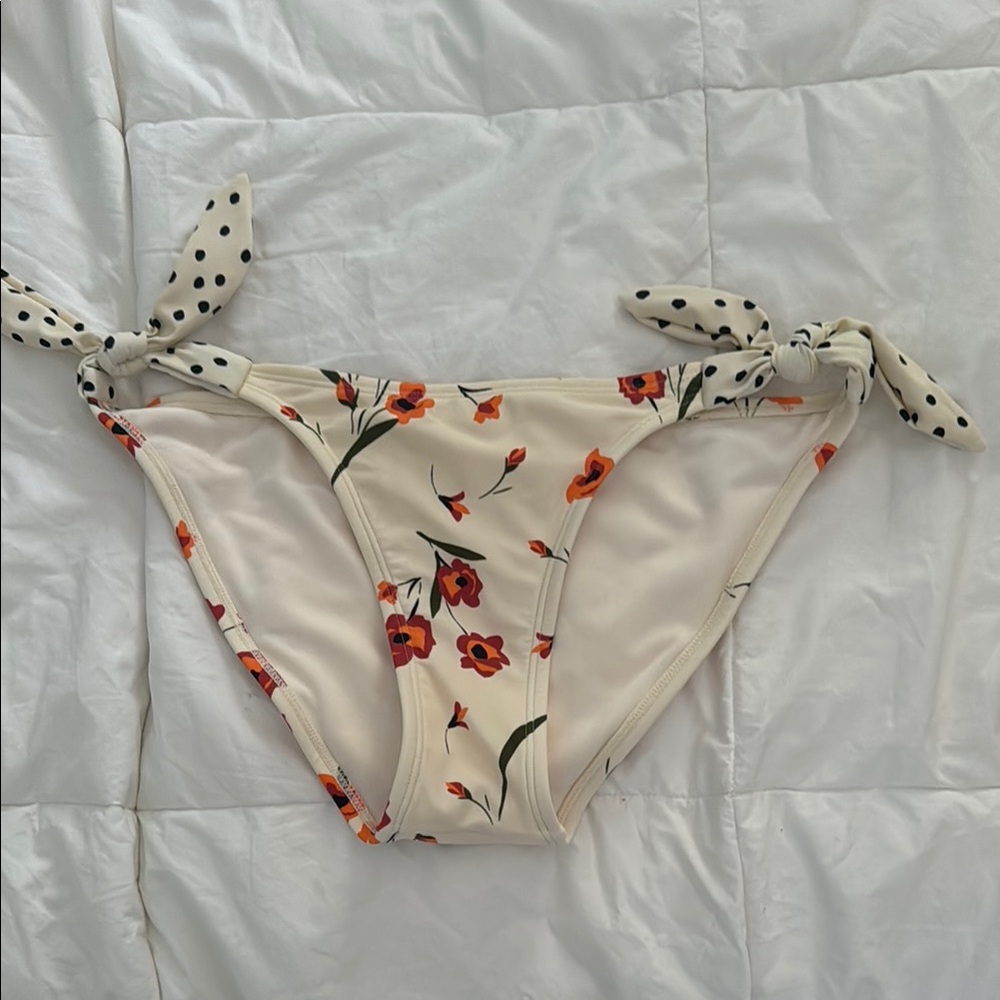 Xhilaration Floral Bikini Bottom (posted top to match - sold separately)